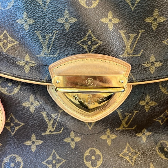 Louis Vuitton Beverly Shoulder Bag - Picture 13 of 17